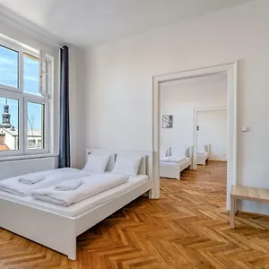 https://avantguard-apartments.praguehotelsweb.com